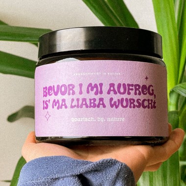 Bevor i mi aufreg, is ma liaba wurscht | Bayerische XXL Duftkerze | 500ml Rapswachs Zedernholt 