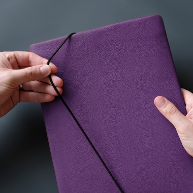 VANDEBAG - MacBook Hülle aus lila Leder
