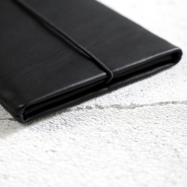 MacBook Hülle aus Leder in schwarz