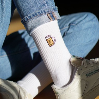 Maßkrug | Bestickte Bio Baumwoll Socken | Fashion Drinks