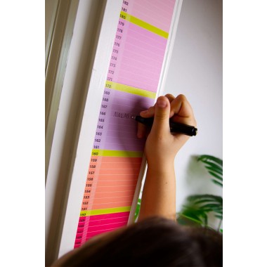 Minimalistische Design-Messlatte „mannometer“ | 70 bis 190 cm | Variante „rosa-pink“ | beidseitig bedruckt | 100% Recyclingpapier | Wi-La-No