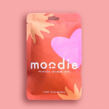Waschbare Stilleinlagen mit Social Impact und homegrown Design von moodie x mommin ain´t easy