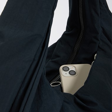 Aada I Moon Bag I raven