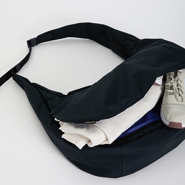 Aada I Moon Bag I raven