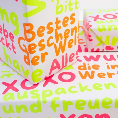 Bow & Hummingbird Geschenkpapier "Mit Liebe verpackt" aus Recyclingpapier