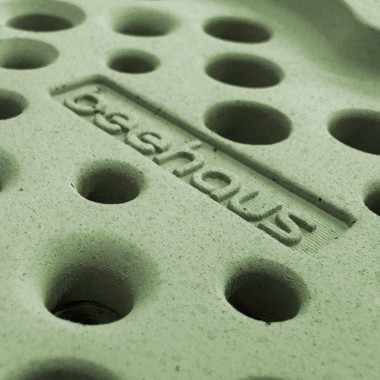 beehaus Herz - Bienenhotel aus Beton "Grün" von Grellroth Design
