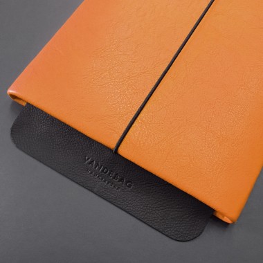 MacBook Hülle aus Leder in Orange