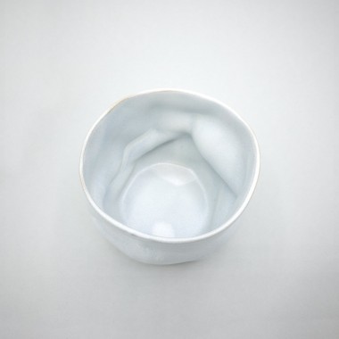 Tasse »Geschmolzen-Weißgrau« von Frank Mees