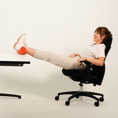 paddo Volcanic black - Ergonomisches Positionierungskissen, Ergorolle für Deinen Schreibtisch