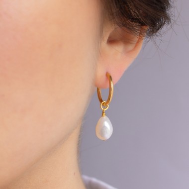 Perlen Creolen Ohrringe aus 18k Gold Vermeil | Paeoni Colors