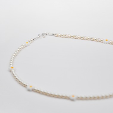 »Daisy« Kette mit Gänseblümchenperlen von pinapina