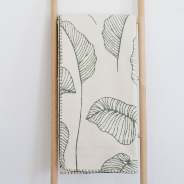 Weiche Kuscheldecke BERIT, Made in Germany, 100% Bio-Baumwolle, Blätter