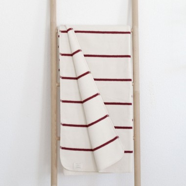 Bio-Baumwolldecke JULE - weiche Kuscheldecke mit schmalen Streifen - RIEMA 