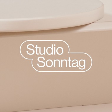 XO Hocker und Sidetable SAND von Studio Sonntag