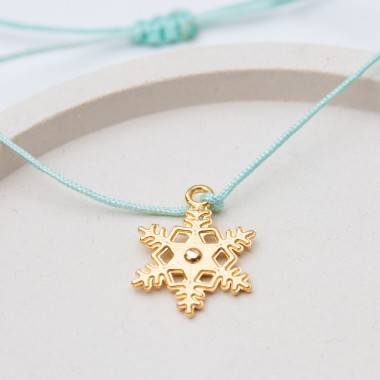 Bow & Hummingbird Schneeflocken Armband „Let it Snow“ – Weihnachtsarmband in Mint oder Creme, 24 Karat vergoldet, kleines Geschenk für Weihnachten