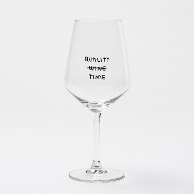 "Quality Time" Weinglas by Johanna Schwarzer × selekkt