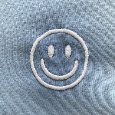 ORGANIC T-SHIRT SMILEY STICK WEISS | UNISEX | HIMMELBLAU – Studio Schön®