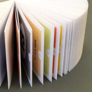 Wochenkalender „DER SAURE APFEL“ für 2026 – 52 kleine Überraschungsaufgaben zum Abreißen, von sperlingB.design Wochenkalender „DER SAURE APFEL“ für 2026 – 52 kleine Überraschungsaufgaben zum Abreißen, von sperlingB.design