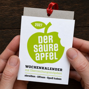 Wochenkalender „DER SAURE APFEL“ für 2027 – 52 kleine Überraschungsaufgaben zum Abreißen, von sperlingB.design