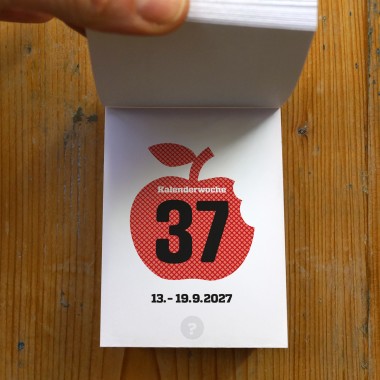 Wochenkalender „DER SAURE APFEL“ für 2027 – 52 kleine Überraschungsaufgaben zum Abreißen, von sperlingB.design