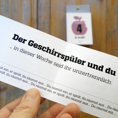 Wochenkalender „DER SAURE APFEL“ für 2027 – 52 kleine Überraschungsaufgaben zum Abreißen, von sperlingB.design