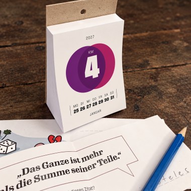 Rätsel-Wochenkalender 2027 – 52 Knobeleien zu Sprichwörtern, Büchern, Zitaten & Fremdwörtern // sperlingb.design