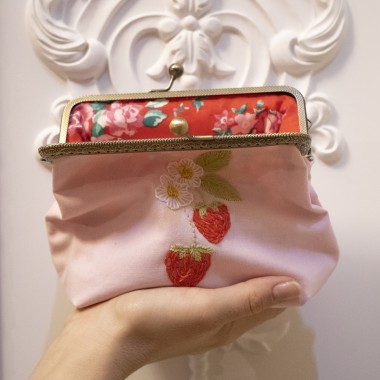 nathys_illustration - Schminktäschchen/Portemonnaie  „strawberry dreams“ (Unikat) 15x12x8 cm