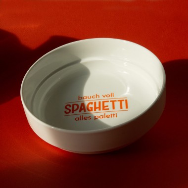 "Bauch voll Spaghetti, alles paletti" Porzellanteller – studio ciao
