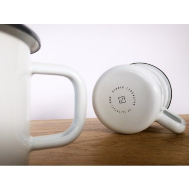 typealive / Emaillebecher Tasse / Die Bohne