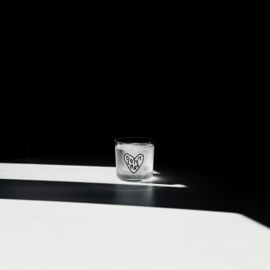 Don't Care Glas – yahya studio, johanna schwarzer