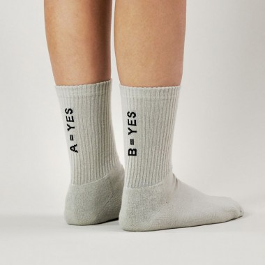 Cosy Crew Socks Grau – A = Yes B = Yes – Vanilla Milk