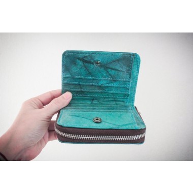 Nachhaltiges Portemonnaie aus recycelten Blättern in türkis mit Zipper – vegan & umweltfreundlich