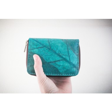 Nachhaltiges Portemonnaie aus recycelten Blättern in türkis mit Zipper – vegan & umweltfreundlich