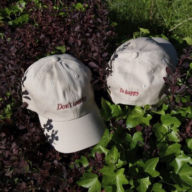 "Don‘t worky, be happy" Cap, beige – studio ciao