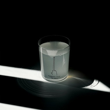 Monday till friday - 550ML Glas - yahya studio, johanna schwarzer