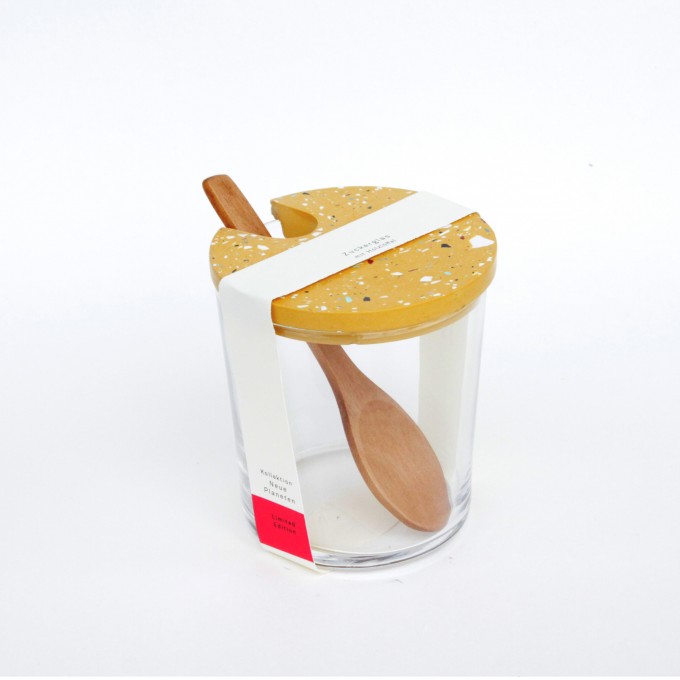 VLO design / Terrazzo Großes Glas mit Holzlöffel & ockem Deckel VLO design / Terrazzo Großes Glas mit Holzlöffel & ockem Deckel