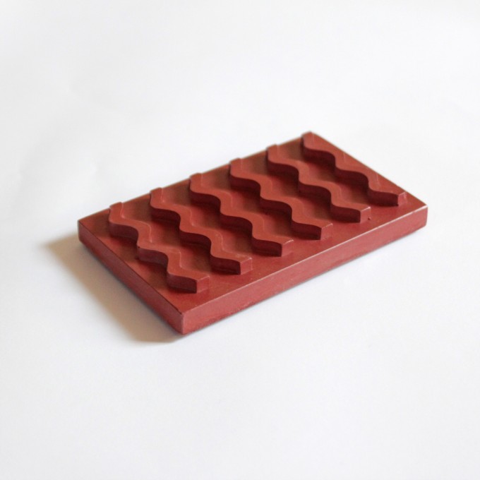 Seifenablage aus Porzellangips / Rot / objet vague Seifenablage aus Porzellangips / Rot / objet vague