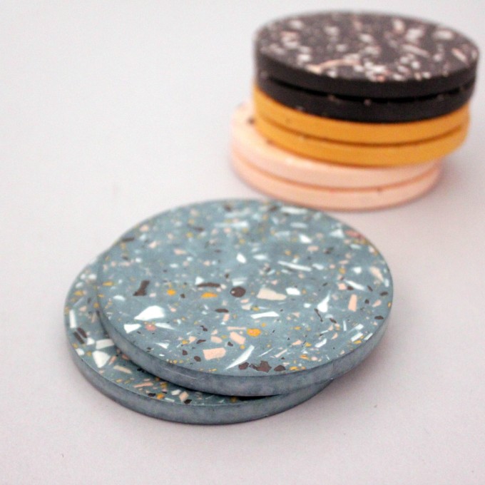 2 x Terrazzo Untersetzer petrol / objet vague 2 x Terrazzo Untersetzer petrol / objet vague