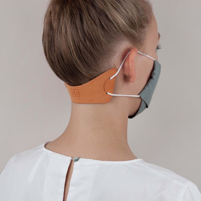 Laura Stolz / Extender / Maskenverlängerung / pflanzlich gegerbtes Leder / beige Laura Stolz / Extender / Maskenverlängerung / pflanzlich gegerbtes Leder / beige