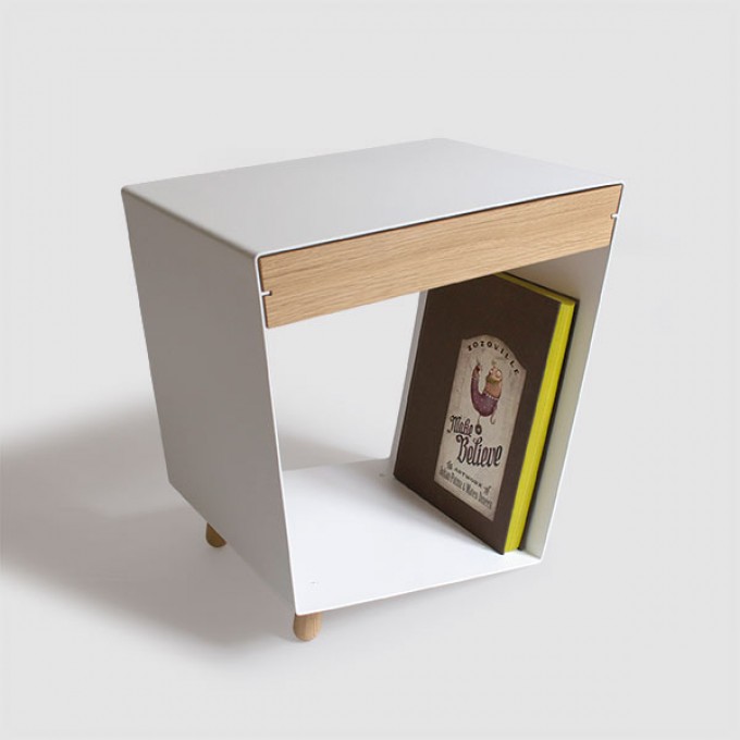chris+ruby 12° Tisch mit Schublade weiss chris+ruby 12° Tisch mit Schublade weiss