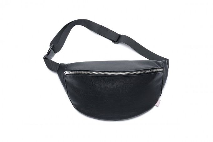 FINSTER Bauchtasche (looks like-) leather FINSTER Bauchtasche (looks like-) leather