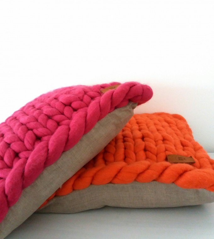 Dotty & Stitch - Dekokissen aus Merinowolle Dotty & Stitch - Dekokissen aus Merinowolle