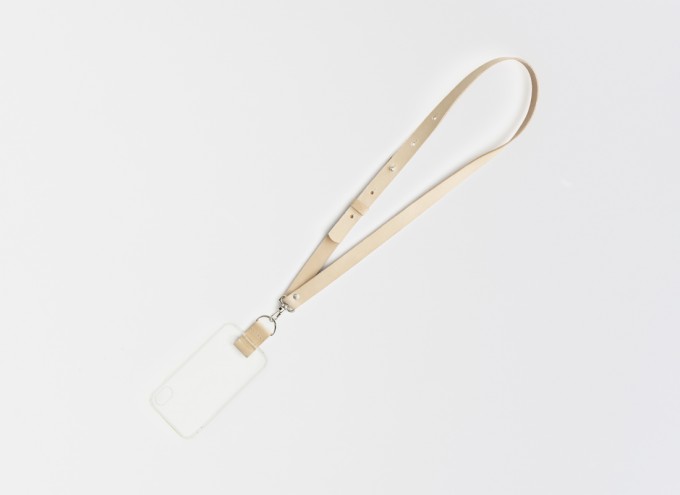 Lapàporter – Handykette Mit breitem Lederriemen, Natur Lapàporter – Handykette Mit breitem Lederriemen, Natur