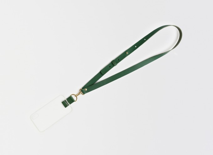 Lapàporter – Handykette Mit breitem Lederriemen, grün Lapàporter – Handykette Mit breitem Lederriemen, grün