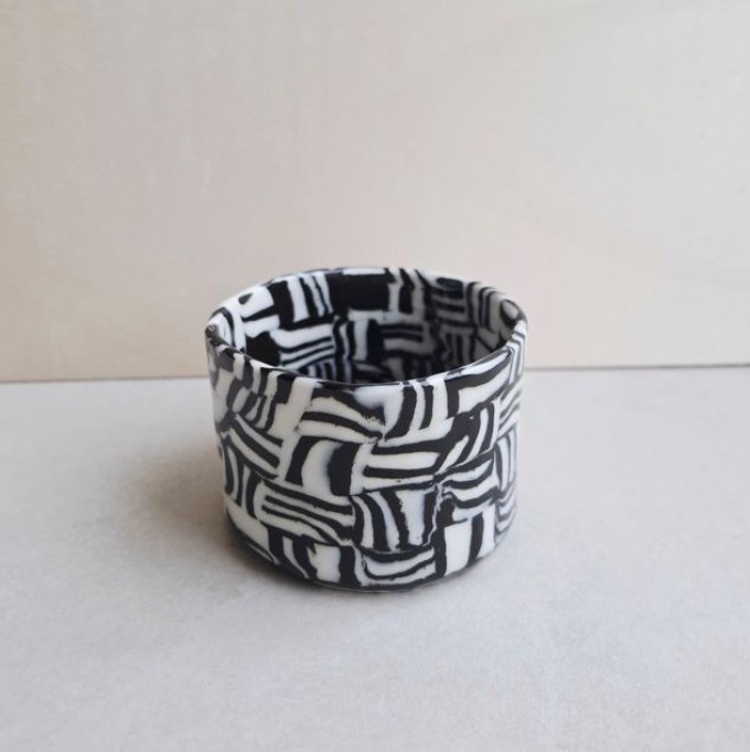 Skelini – Kaffeetasse aus Porzellan in Schwarz-Weiß