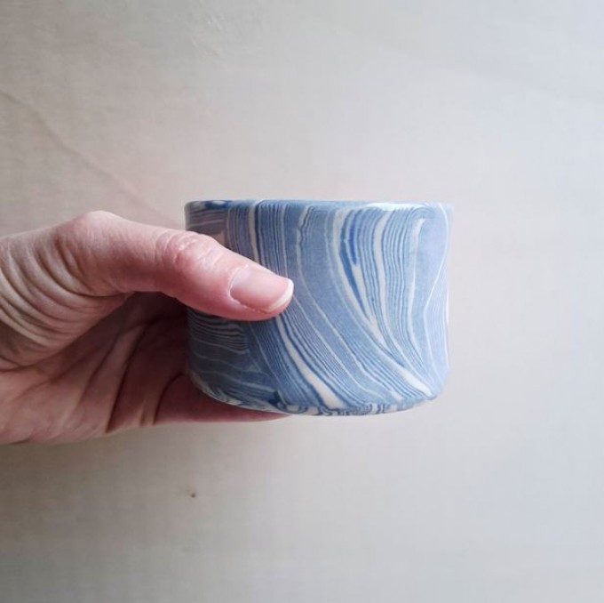 Skelini - Kaffeetasse aus Keramik - blau-cremige Farbkombination