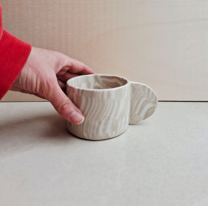 Skelini - Kaffeetasse aus Keramik - weiß-cremige Farbkombination