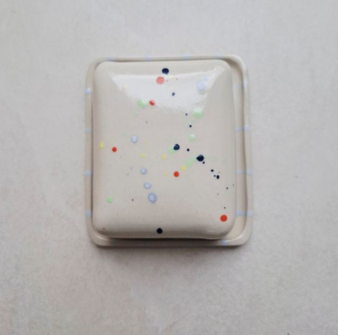 Skelini - Keramik Butterdose handgemacht bunt und dunkel blau