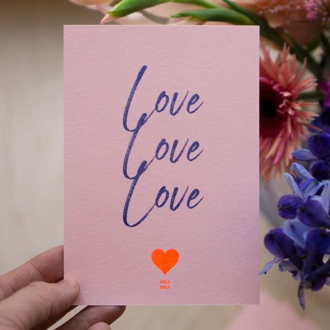 Postkarte "love" zum Muttertag, Risographie Art Print, A6 Postkarte "love" zum Muttertag, Risographie Art Print, A6