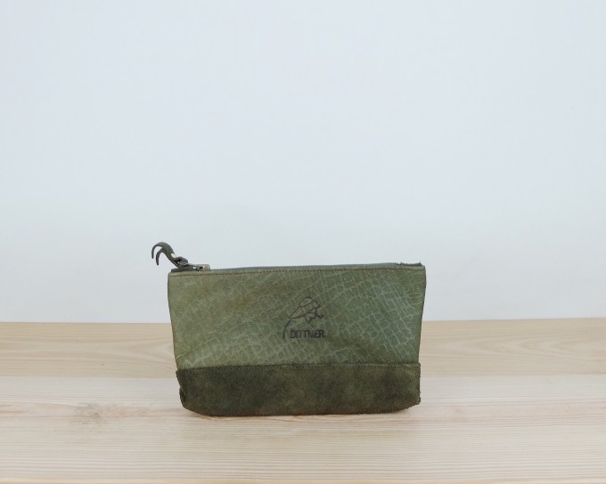 Dittmer – Ledertäschchen - GROSSE KOJE 2 (Olive) Dittmer – Ledertäschchen - GROSSE KOJE 2 (Olive)